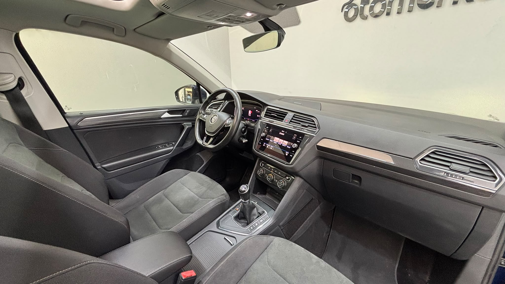 VOLKSWAGEN TIGUAN 20